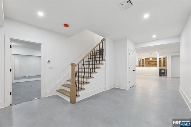 311 Farview Avenue, Paramus, NJ 07652