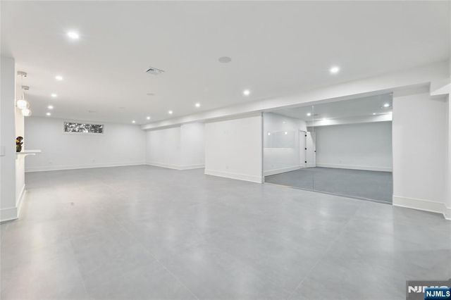 311 Farview Avenue, Paramus, NJ 07652