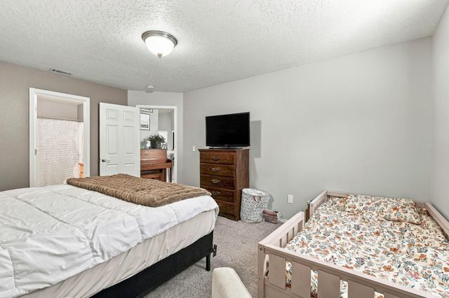 17656 N Parkdale Ave, Nampa, ID 83687