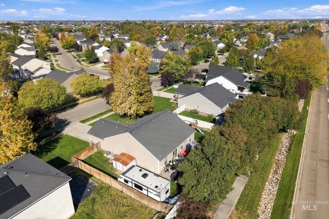 17656 N Parkdale Ave, Nampa, ID 83687