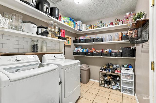 17656 N Parkdale Ave, Nampa, ID 83687