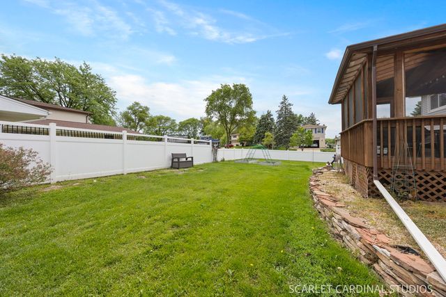 345 Hillcrest Lane, Lombard, IL 60148