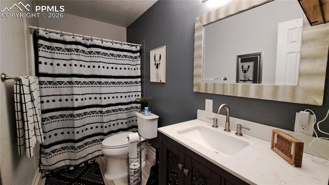 33 Wasatch Drive, Pueblo, CO 81005