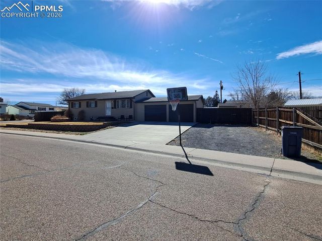 33 Wasatch Drive, Pueblo, CO 81005