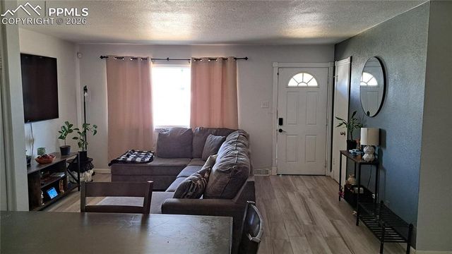 33 Wasatch Drive, Pueblo, CO 81005