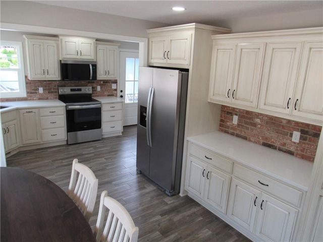 1000 E Pearl Street, Harrisonville, MO 64701