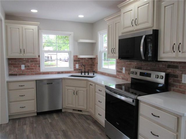 1000 E Pearl Street, Harrisonville, MO 64701