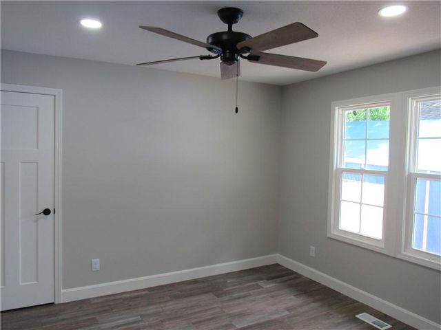 1000 E Pearl Street, Harrisonville, MO 64701