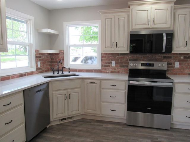 1000 E Pearl Street, Harrisonville, MO 64701
