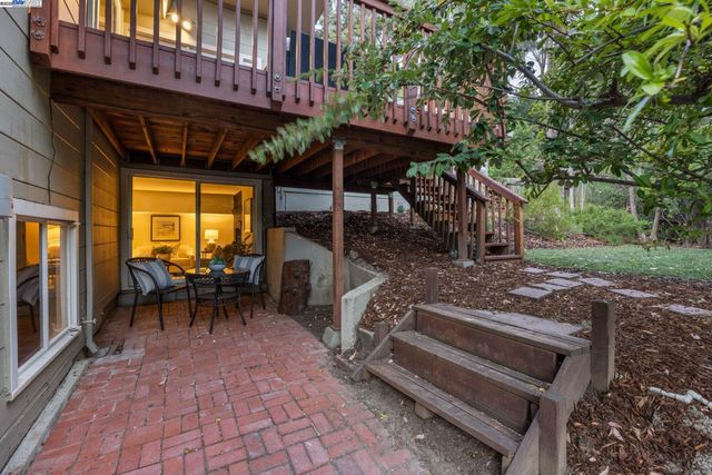 1530 Reliez Valley Rd, Lafayette, CA 94549