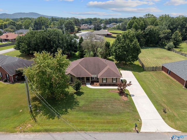 122 Emory Drive, Harvest, AL 35749