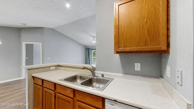 410 Ethridge Ave 207, Louisville, KY 40223