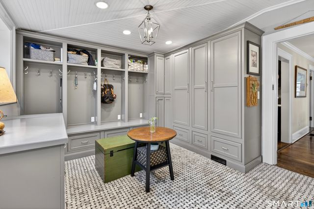 101 North Main Street, Essex, CT 06426