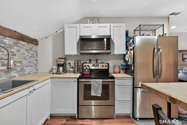 101 North Main Street, Essex, CT 06426