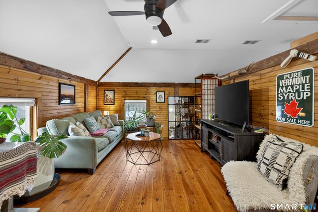 101 North Main Street, Essex, CT 06426