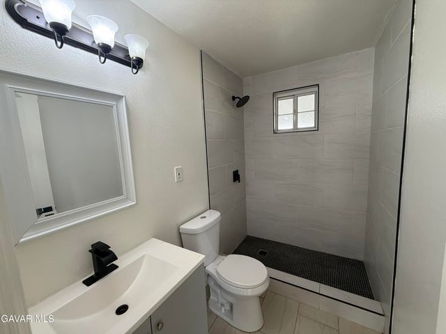 45320 Kingtree Avenue, Lancaster, CA 93534