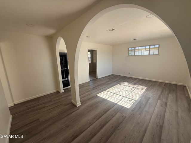 45320 Kingtree Avenue, Lancaster, CA 93534