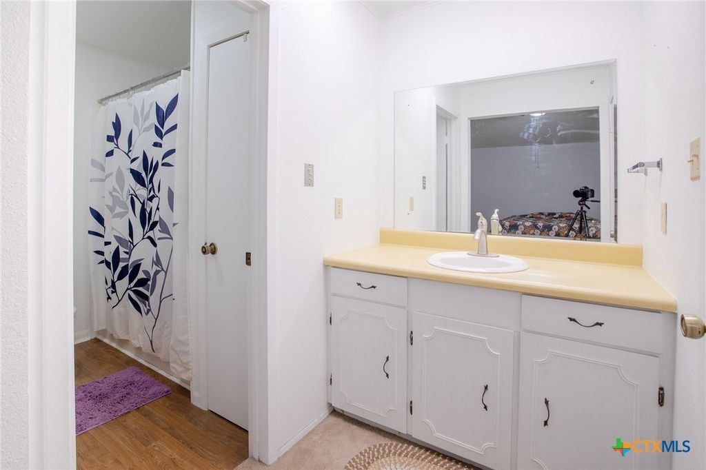 Image 20 of property listing at 968 State Highway 95, Yoakum, TX 77995