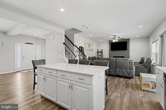 160 RED MAPLE DR, Etters, PA 17319