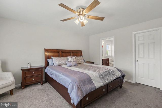 160 RED MAPLE DR, Etters, PA 17319