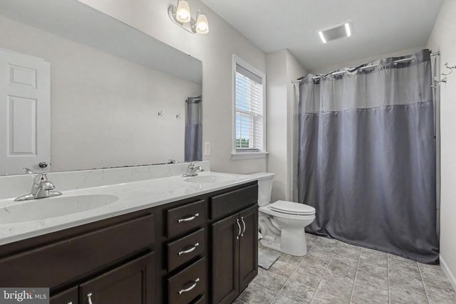 160 RED MAPLE DR, Etters, PA 17319