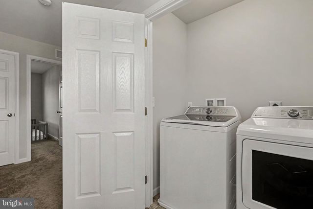 160 RED MAPLE DR, Etters, PA 17319