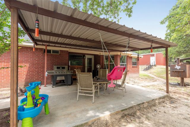 7698 Fm 920, Poolville, TX 76487
