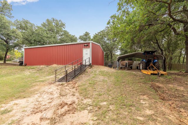 7698 Fm 920, Poolville, TX 76487