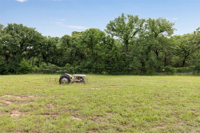 7698 Fm 920, Poolville, TX 76487