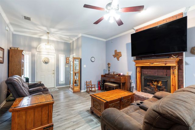 7698 Fm 920, Poolville, TX 76487