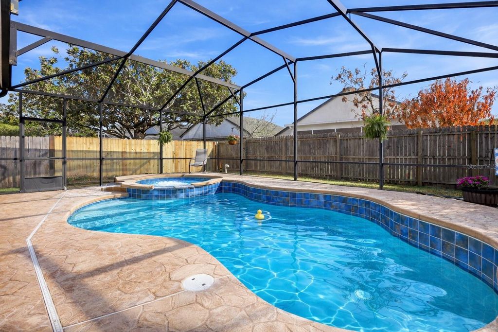 Image 28 of property listing at 1043 KELLY CREEK CIRCLE, Oviedo, FL 32765