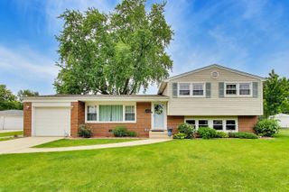 1316 W Plymouth Court, Arlington Heights, IL 60004