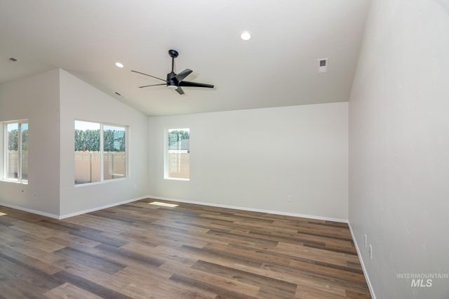 1740 SW Besra Dr, Mountain Home, ID 83647