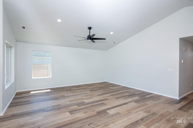 1740 SW Besra Dr, Mountain Home, ID 83647