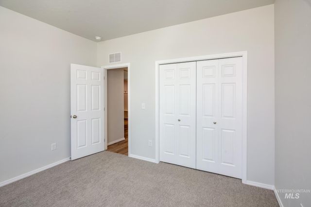 1740 SW Besra Dr, Mountain Home, ID 83647