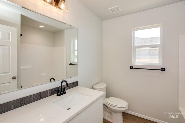 1740 SW Besra Dr, Mountain Home, ID 83647