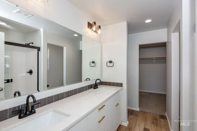 1740 SW Besra Dr, Mountain Home, ID 83647