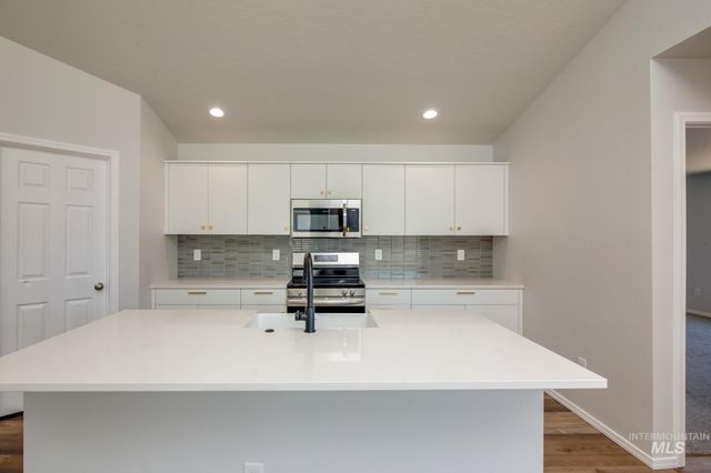 1740 SW Besra Dr, Mountain Home, ID 83647