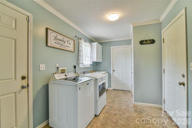 116 Kay Road, Flat Rock, NC 28731