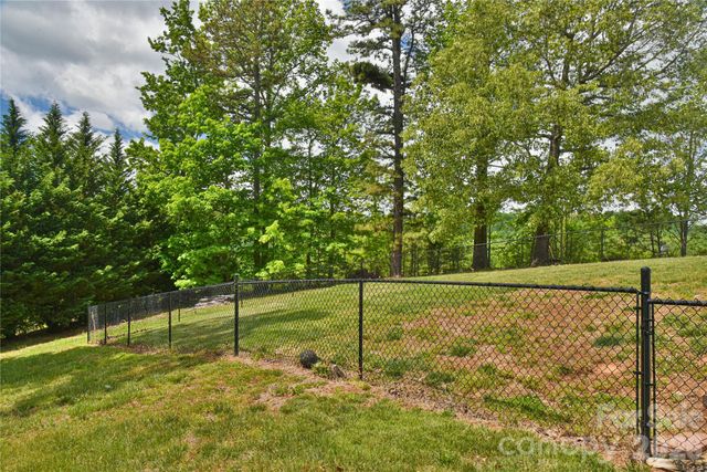 116 Kay Road, Flat Rock, NC 28731