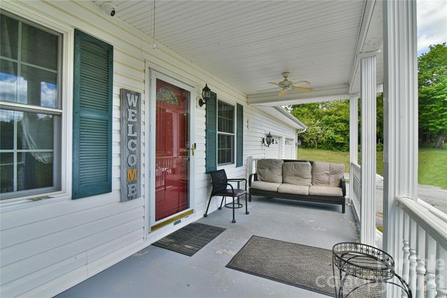 116 Kay Road, Flat Rock, NC 28731