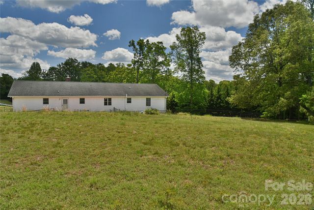 116 Kay Road, Flat Rock, NC 28731