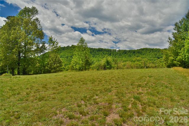 116 Kay Road, Flat Rock, NC 28731
