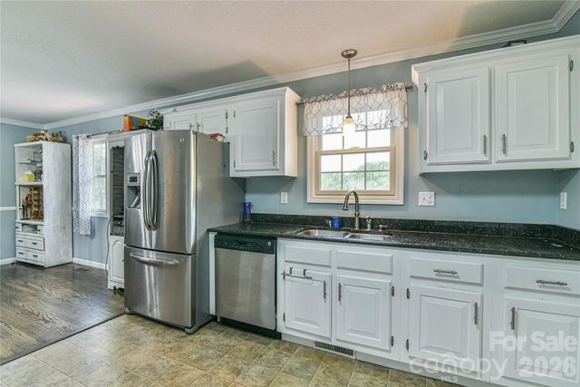 116 Kay Road, Flat Rock, NC 28731