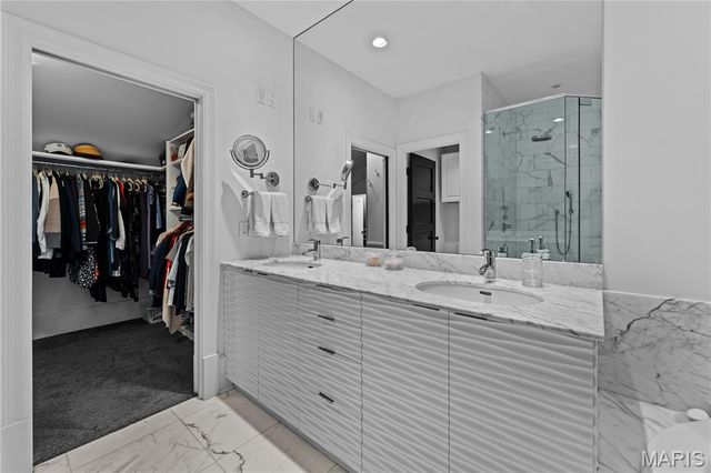 60 Brighton Way 3S, Clayton, MO 63105