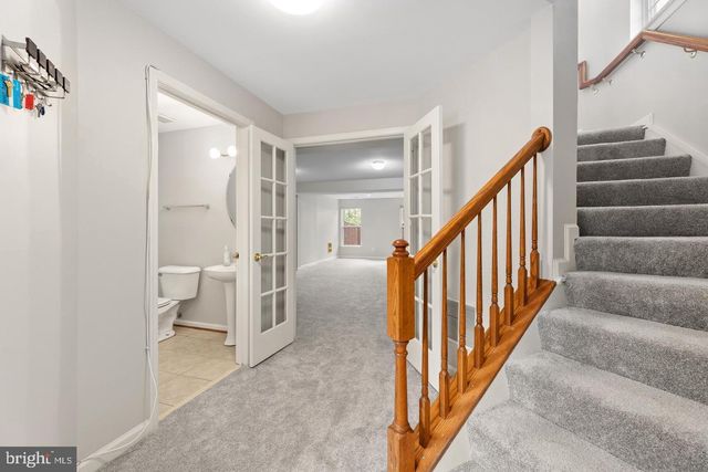 13700 BARKSDALE DR, Herndon, VA 20171