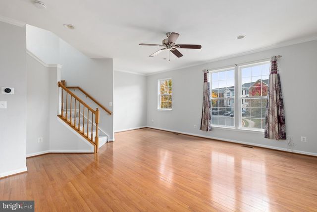 13700 BARKSDALE DR, Herndon, VA 20171
