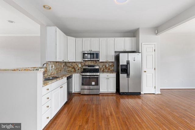 13700 BARKSDALE DR, Herndon, VA 20171