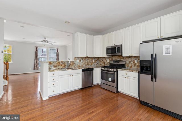 13700 BARKSDALE DR, Herndon, VA 20171
