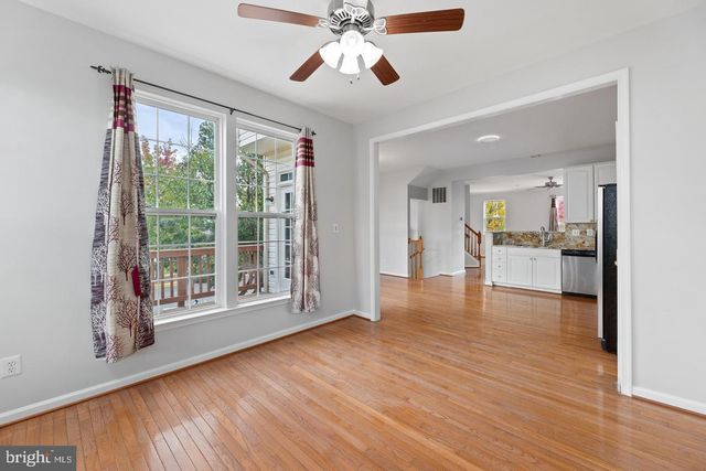 13700 BARKSDALE DR, Herndon, VA 20171